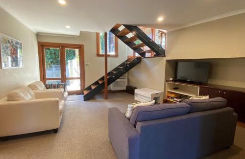 Wellington Casa | Spacious Wellington Family Oasis