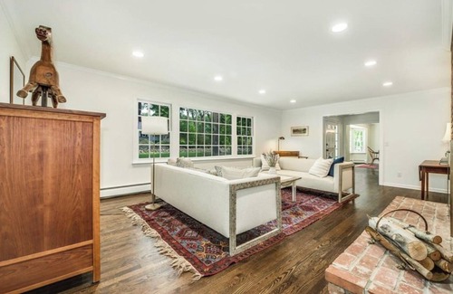 Westport Casa | Spacious Westport countryside retreat. Close to beach, downtown, golf and train