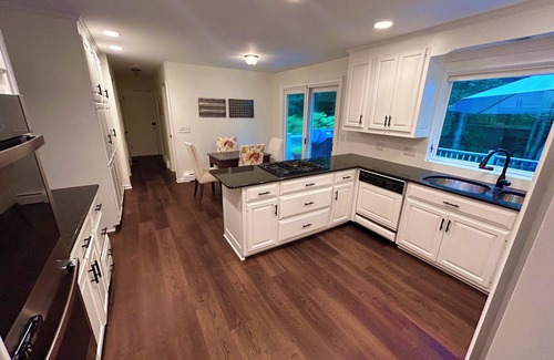 Westport Casa | Spacious Westport countryside retreat. Close to beach, downtown, golf and train