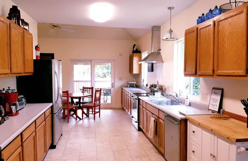 Smith River Casa | Espacioso con toques de lujo, Fish 'n Feather Home para vacaciones o profesionales