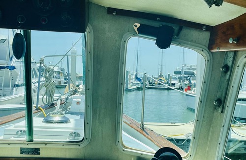 Rockport Alquiler De Eote | Spacious yacht on the bay. Walk to beach. Bring boards, water toys!
