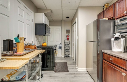 Lawrenceville Apartamento | Spacious Yard & BBQ: Chic Escape in Lawrenceville!