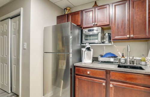Lawrenceville Apartamento | Spacious Yard & BBQ: Chic Escape in Lawrenceville!
