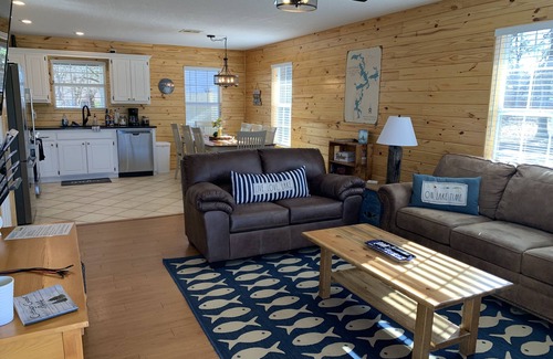 Canadian Cabaña | Spacious Yard - Bunk Shed - Private Dock - Neighborhood Boat Ramp