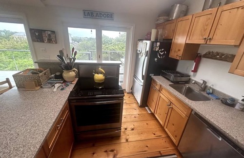 North Truro Casa | Spacious yet Cozy. BayViews, AC. Walk to Private Bch. The Cape Cod dream stay
