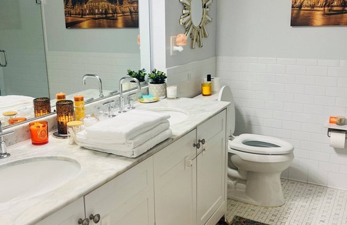 Hoboken Condominio | Spacious Zen Den 2 bedrooms, 2 bathrooms with easy commute to NYC