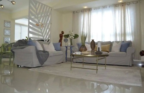Ensanche Quisqueya Casa | Spacius 3 Bedroom apt in Sto Dgo with parking
