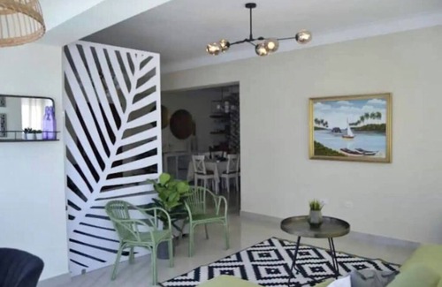 Ensanche Quisqueya Casa | Spacius 3 Bedroom apt in Sto Dgo with parking