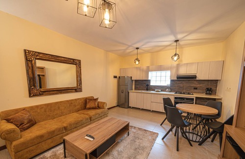 Patio Bonito Apartamento | Spain inspired cozy unit. Located in the exclusive Astorga!