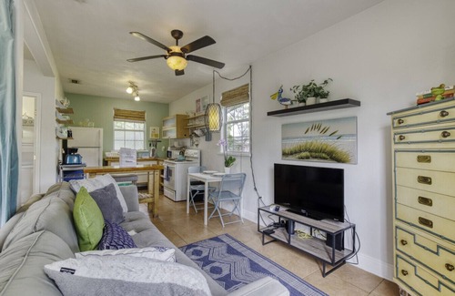 Kingston Casa | Spanish Bungalow Guest House