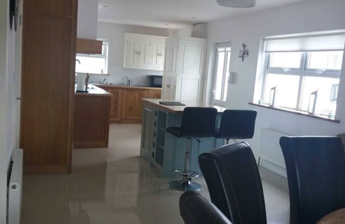 Spanish Point Casa | Punto español, alojamiento Ejecutivo a lo largo de la escarpada costa