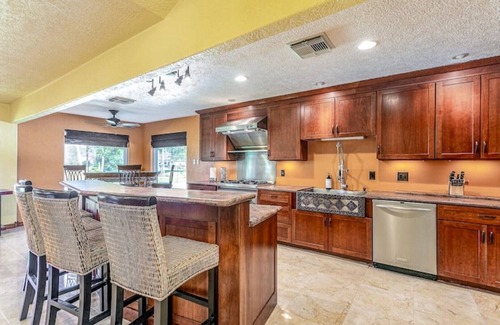 Baytown Casa | Spanish Retreat