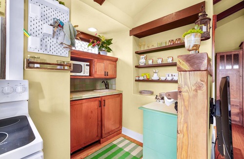 University Heights Apartamento | Spanish Style Cozy Studio