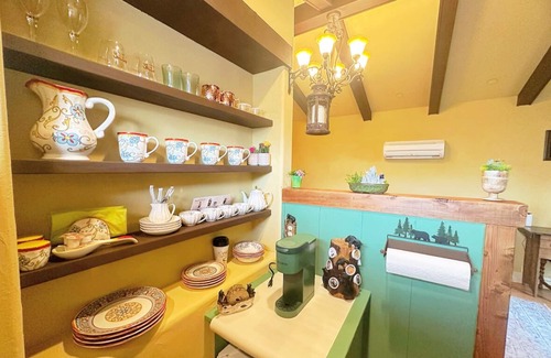 University Heights Apartamento | Spanish Style Cozy Studio