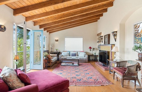 Hollywoodland Casa | Spanish Style Villa with Stunning Views, Hollywood