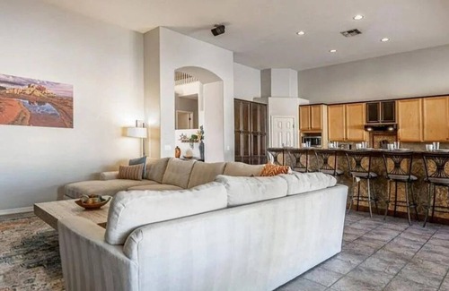 Arabian Crest Casa | Spanish-themed Scottsdale gem w /Lagoon pool and Arcade games!