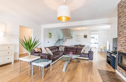 Badia Blava Casa | 🌴 Villa española con confort de bienestar durante todo el año 🌴