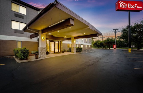 Palatine Hotel | Red Roof Inn Palatine