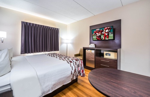 Palatine Hotel | Red Roof Inn Palatine
