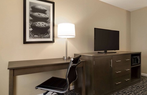 Waldorf Hotel | La Quinta Inn by Wyndham Waldorf
