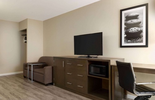 Waldorf Hotel | La Quinta Inn by Wyndham Waldorf