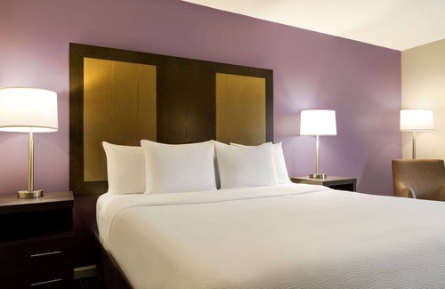 Waldorf Hotel | La Quinta Inn by Wyndham Waldorf