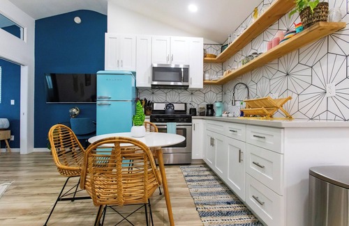 San Onofre Apartamento | Sparkling Clean, Stylish 1-bdrm w/parking - 5 min to hiking & beach!