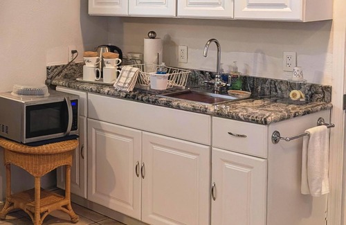 Brookings Apartamento | Sparkling Clean, Private & Quiet! Amazing Ocean Views [7]