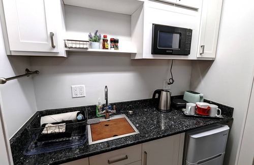 Brookings Apartamento | Sparkling Clean, Private & Quiet! Amazing Ocean Views [2]