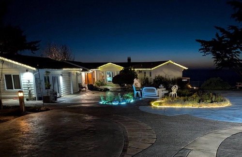 Brookings Apartamento | Sparkling Clean, Private & Quiet! Amazing Ocean Views [2]