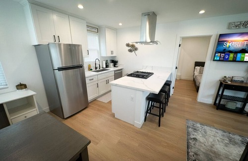 Burbank Apartamento | Sparkling First Floor Burbank Home - near to all Burbank & Hollywood Attractions!
