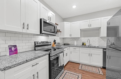 Barker Casa | Sparkling New 2 Bed 2 Bath Home in Gated Community