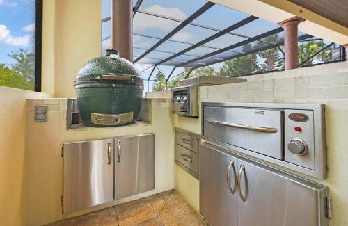 Crescent Beach Casa | Sparkling Pool Balcony Sunsets Pool Table Dock