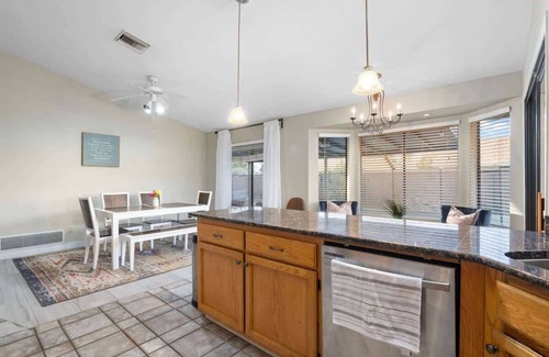 Canyon Shadows Casa | Sparkling Pool | Grill | Backyard Lounge | Oro Val