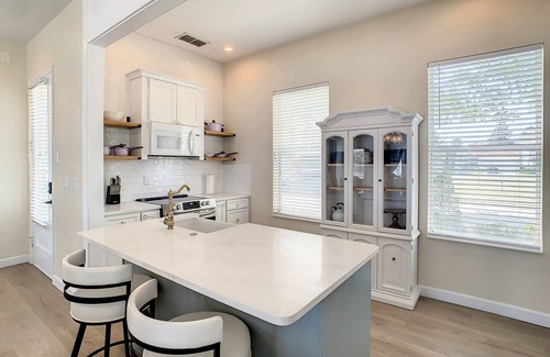 Reunion Cabaña | Sparkling Sapphire Cottage near Disney World