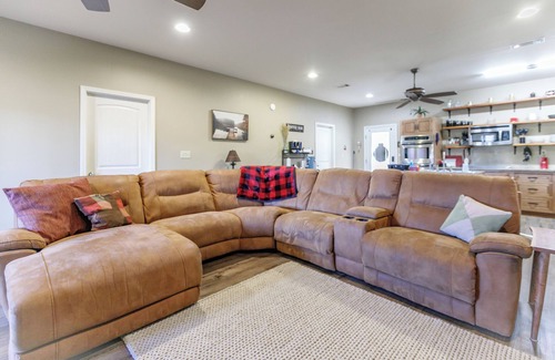 Moundville Casa | Spartan Retreat GameDays and fishing!