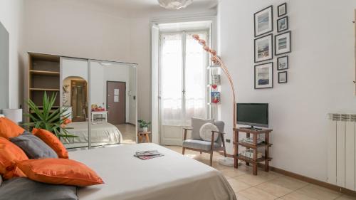 Zona Farini Apartamento | Spazio Isola- free WiFi