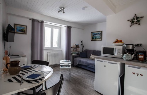 Embrun Apartamento | App T2, clasificado 2 *, renovado, renovado, tranquilo, cerca de Notre Dame Réal