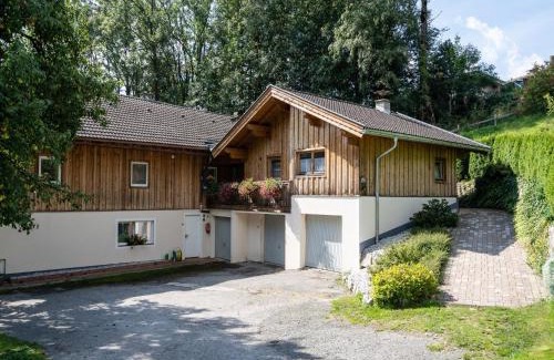 Angerberg Apartamento | Special Apartment in Walchen with Private Terrace
