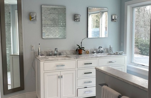 Norwalk Casa | Luxury country home New Canaan border - price reduced for quick rental June/July
