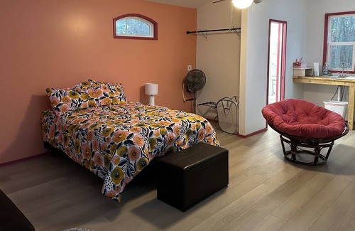 Wildwood Cabina | No Pet Fees - 4 cabins in Wild Acres open with plenty of hiking nearby as is Chattanooga