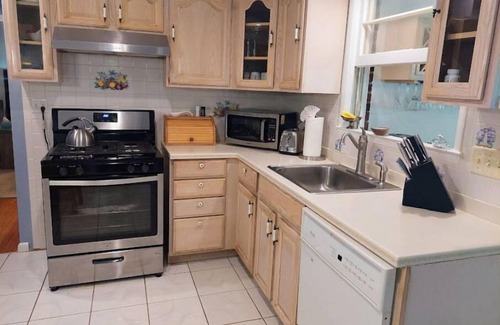 Mayo Casa | Special Rates. Close to Annapolis. Justin Beach Cottage Retreat