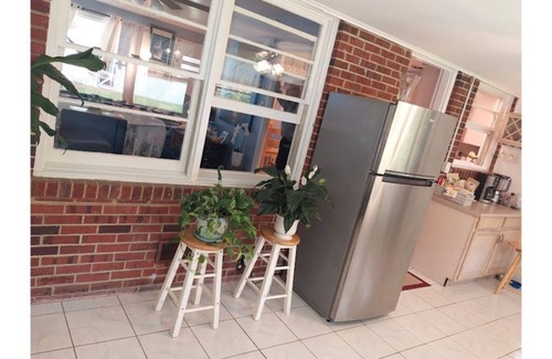 Mayo Casa | Special Rates. Close to Annapolis. Justin Beach Cottage Retreat