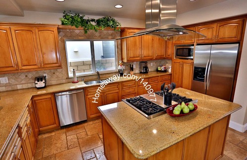 Huntington Beach Casa | Casa casi nueva, a 1 cuadra de la playa, a 1 cuadra de Main St.