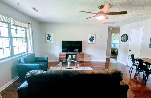 Calhoun Casa | Special rates thru Feb! 2BR Retreat