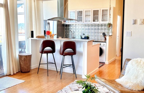 West Eugene Condominio | Special Sunrise Luxury Penthouse
