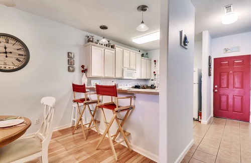 Villages of Five Points Condominio | **SPECIALS AVAILABLE NOW!** LINENS & ACTIVITIES INCLUDED*! MINI WEEKS AVAILABLE ALL YEAR!! 4 NIGHT MINIMUM! The Perfect Summer Get-away Destination!