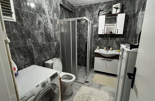Maltepe Apartamento | Specious 3+1 near the seaside in safest area