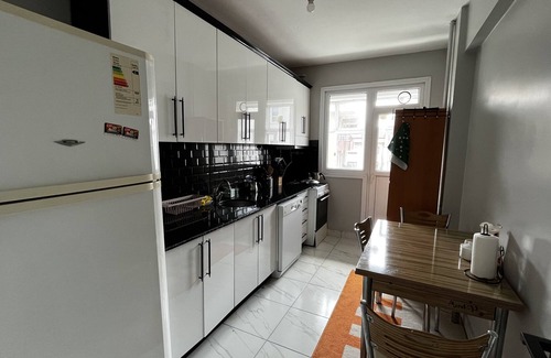Maltepe Apartamento | Specious 3+1 near the seaside in safest area