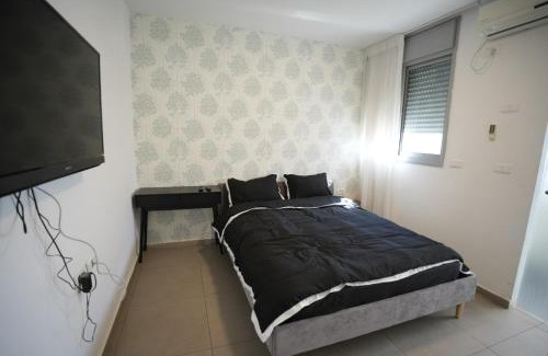 Hod HaSharon Apartamento | Specious Pastoral And Attractive 5 Bedroom Apartment Center Hod Hasharon